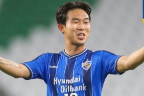 乐动官网平台 -里尔训练开放日；冲刺阶段官宣签约引欢呼；亚冠在即；身体对抗强度拉满(热刺新任主教练)