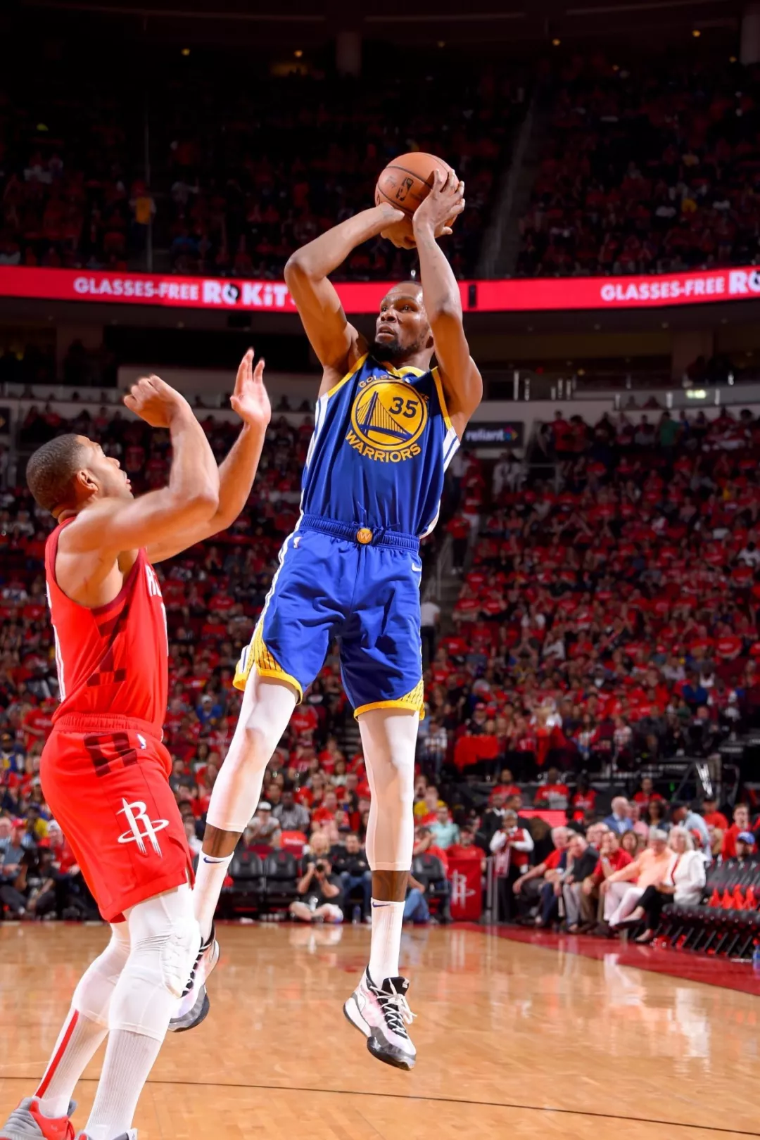 转折点金州勇士手感冰凉,CBA常规赛关键时刻攻防权衡,球迷炸锅,医务组通报恢复的简单介绍 转折点金州勇士手感冰凉,CBA常规赛关键时刻攻防权衡,球迷炸锅,医务组通报恢复的简单介绍