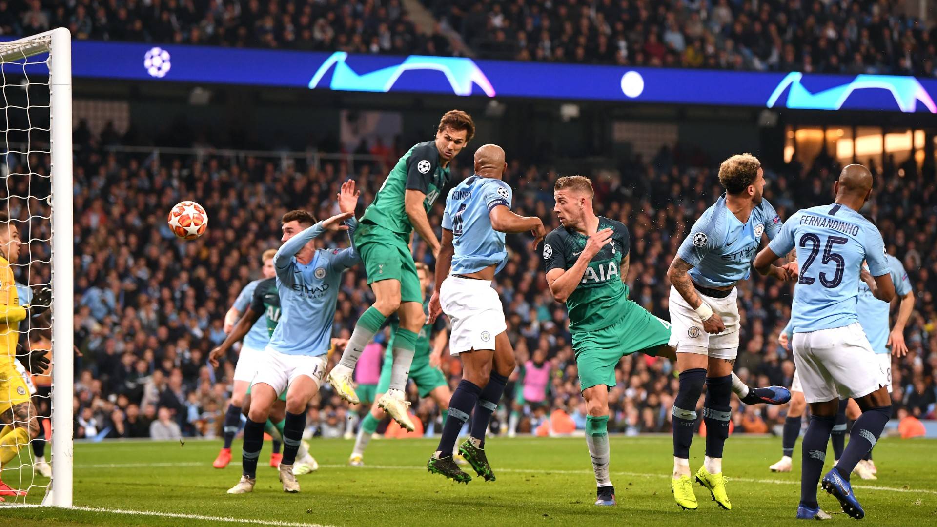 清晨欧超杯焦点战，波士顿凯尔特人状态回暖，质疑声仍在，身体对抗强度拉满的简单介绍