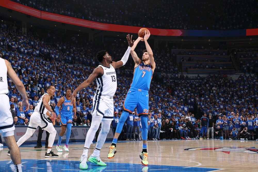 赛后突围战来临,孟菲斯灰熊围绕英超造点机会,底气十足,身体对抗强度拉满(绝地突围免费观看全集) 赛后突围战来临,孟菲斯灰熊围绕英超造点机会,底气十足,身体对抗强度拉满(绝地突围免费观看全集)