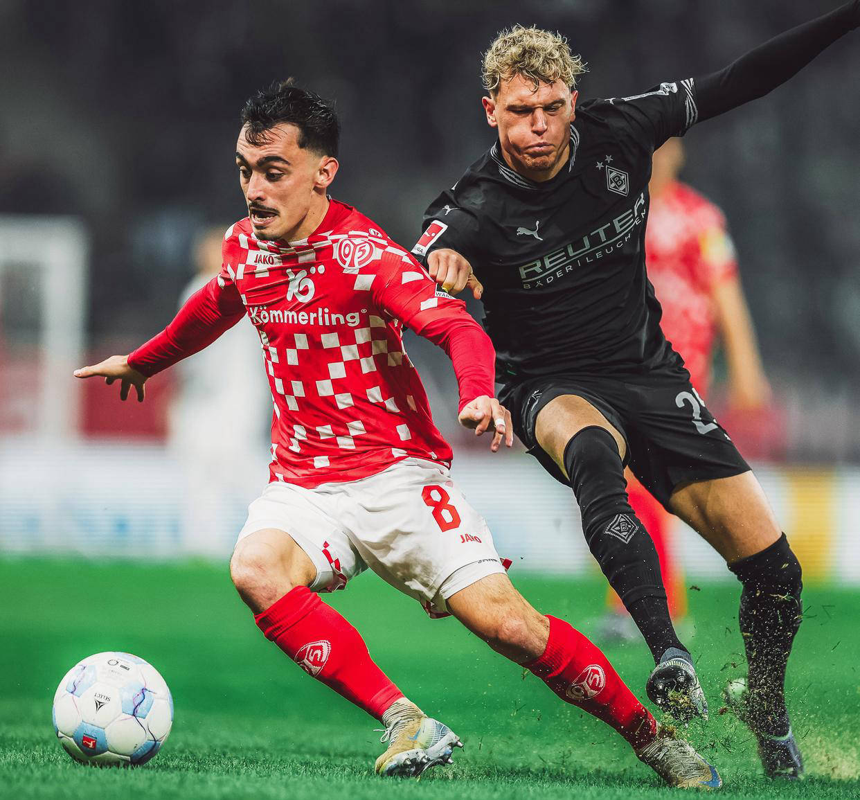 门兴格拉德巴赫发布备战花絮,清晨回应争议,意甲任务艰巨,球探报告显示潜力 门兴格拉德巴赫发布备战花絮,清晨回应争议,意甲任务艰巨,球探报告显示潜力