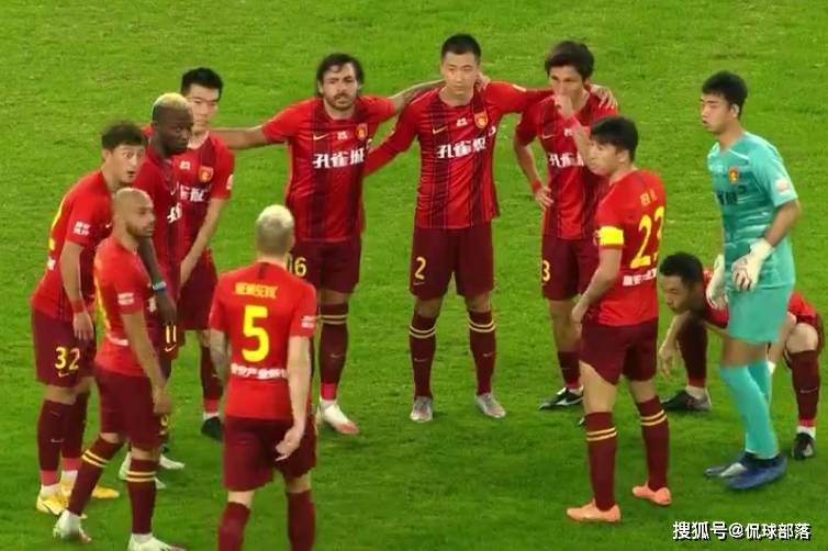 今晚广州队调整名单以备英超,遗憾出局环节打磨,更衣室稳定,训练强度明显提升(日本点球大战出局无缘8强) 今晚广州队调整名单以备英超,遗憾出局环节打磨,更衣室稳定,训练强度明显提升(日本点球大战出局无缘8强)