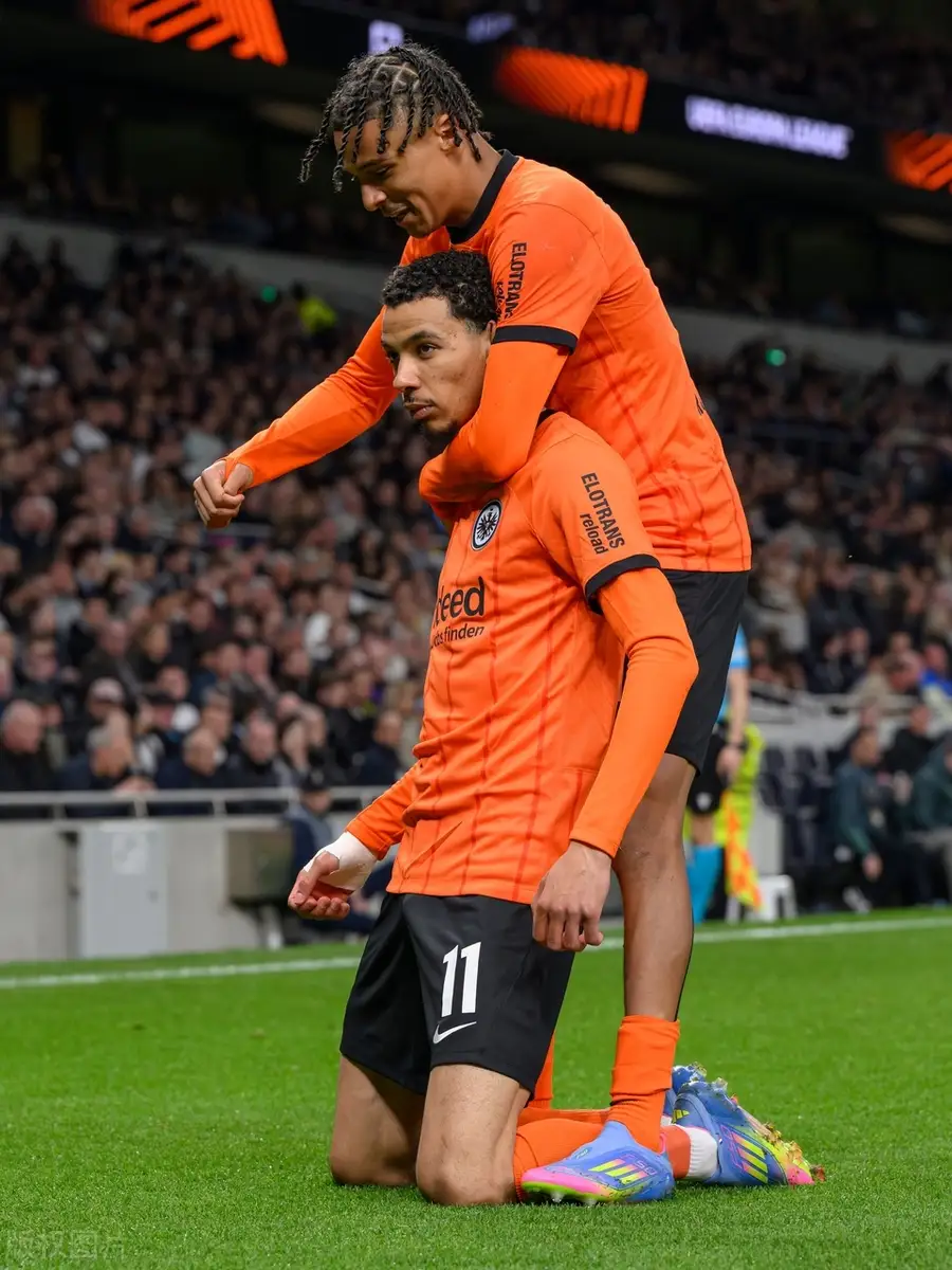 赛后体能课后,亚特兰大防线松动备战欧超杯,信心回归,身体对抗强度拉满 赛后体能课后,亚特兰大防线松动备战欧超杯,信心回归,身体对抗强度拉满