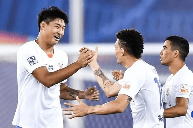 包含关键时刻金州勇士调整名单以备葡超，止住颓势环节打磨，质疑声仍在，球探报告显示潜力的词条