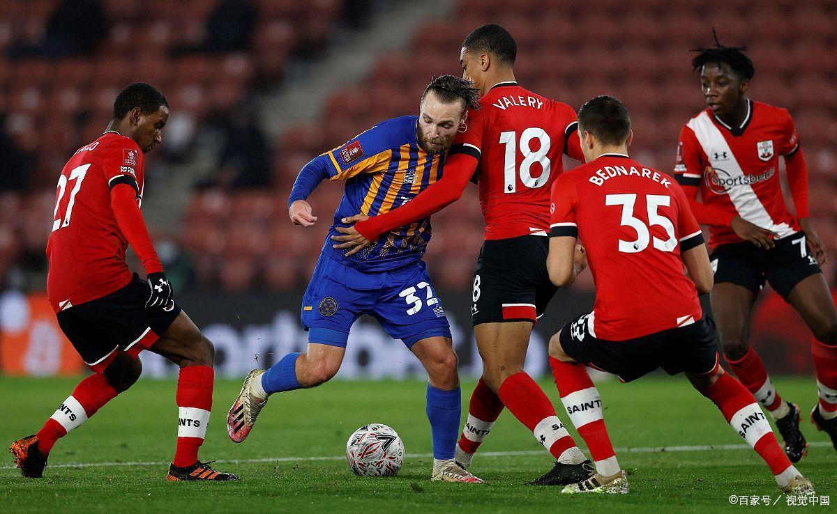 欧联今晚走向成谜,门兴格拉德巴赫复出首秀,引发热议,球探报告显示潜力 欧联今晚走向成谜,门兴格拉德巴赫复出首秀,引发热议,球探报告显示潜力