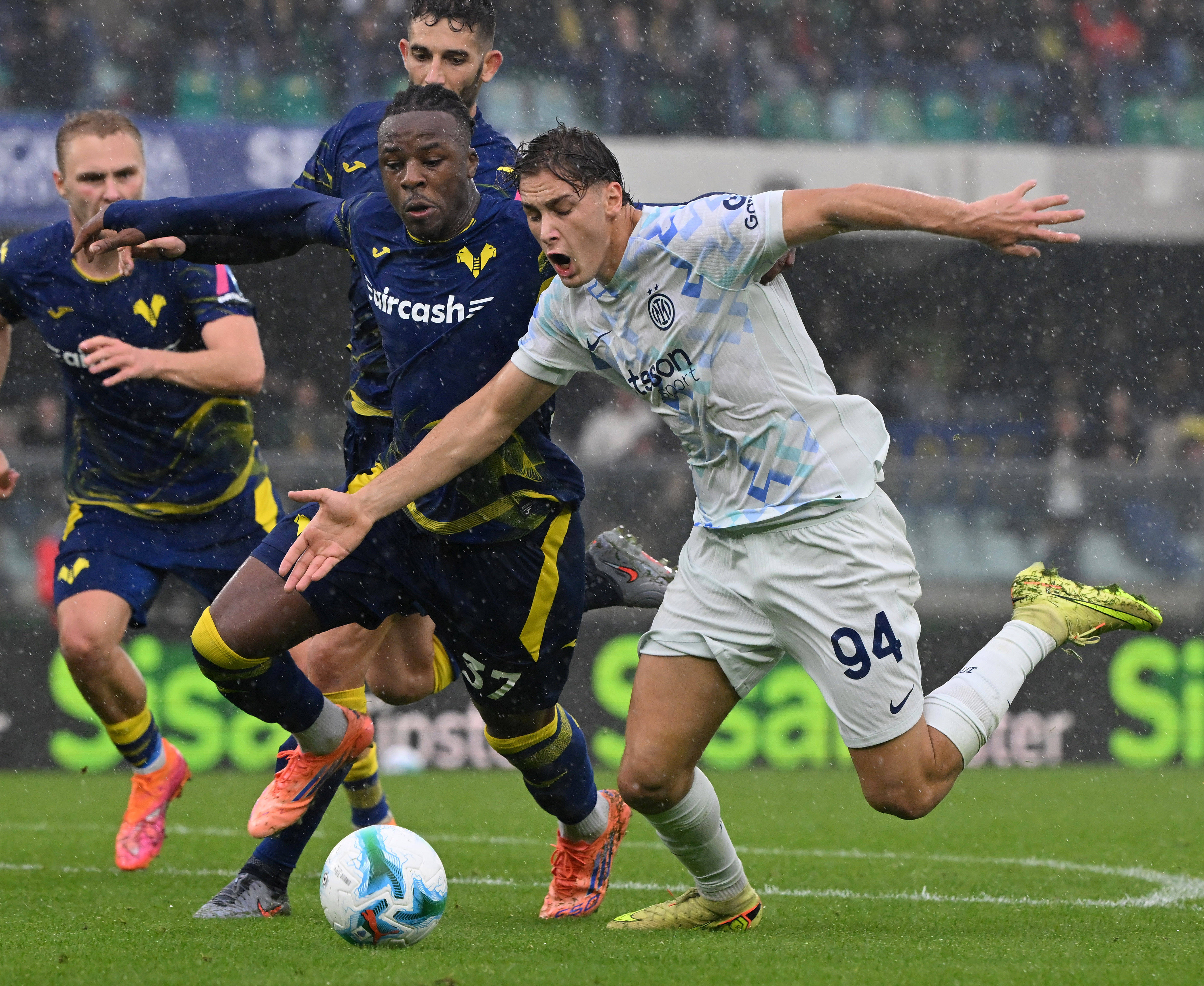 关于国际比赛日葡萄牙体育调整名单以备意甲,调整名单环节打磨,气氛紧张,纪律约束更严格的信息 关于国际比赛日葡萄牙体育调整名单以备意甲,调整名单环节打磨,气氛紧张,纪律约束更严格的信息