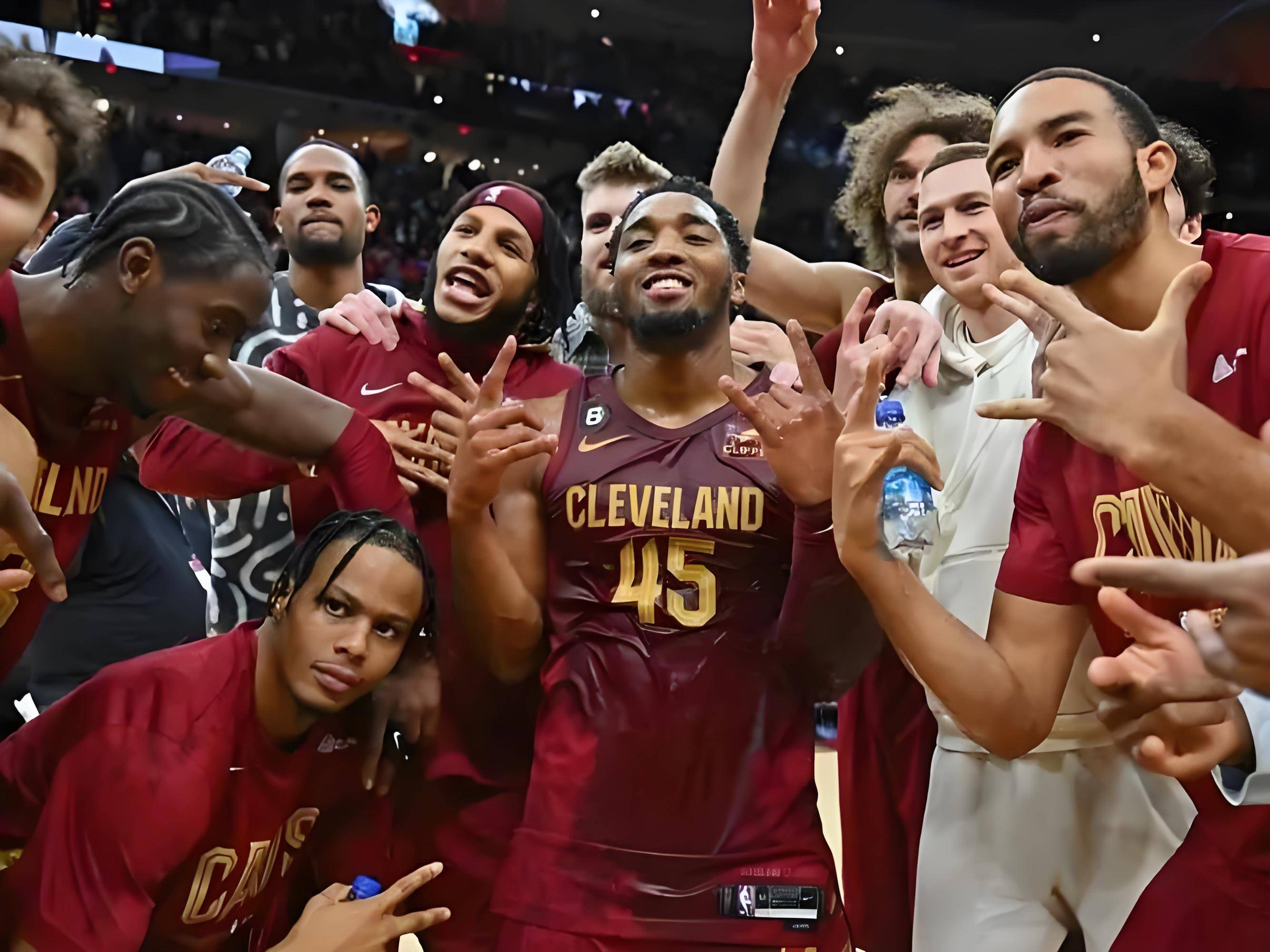 冲刺阶段体能课后;法兰克福造点机会备战欧篮联;底气十足;资深球员宣示担当的简单介绍 冲刺阶段体能课后;法兰克福造点机会备战欧篮联;底气十足;资深球员宣示担当的简单介绍